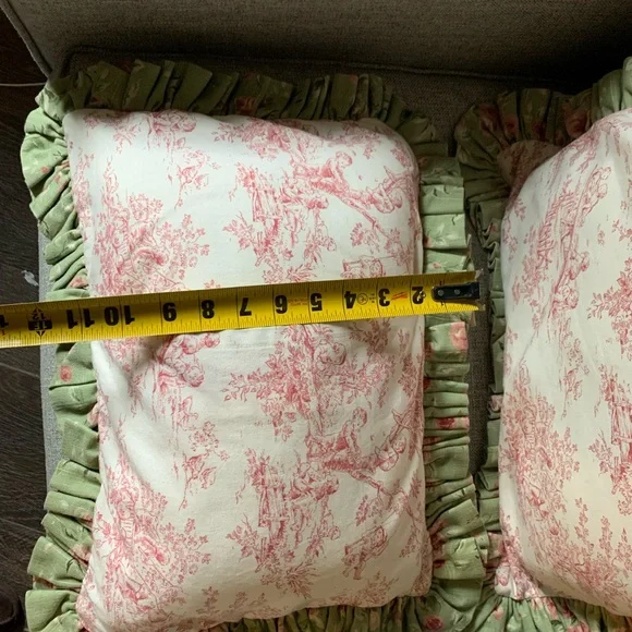 Pair of Rose Ruffled Off White & Pink Toile Pillows - Picture 11 of 12